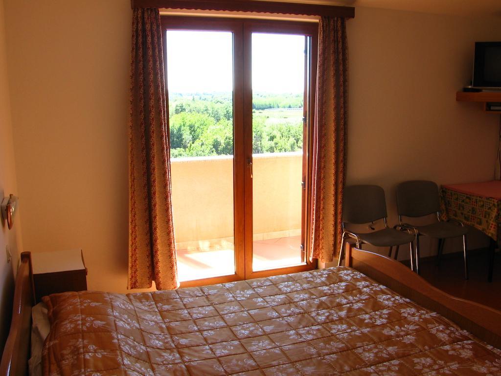 Guest House Caterina 波雷奇 外观 照片