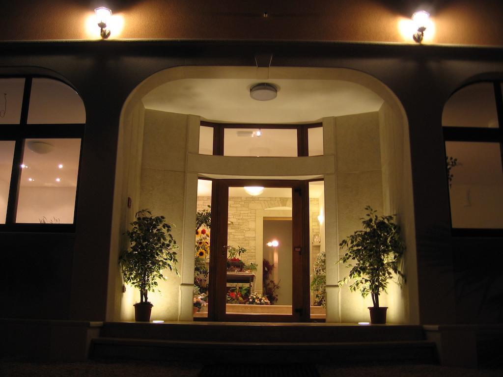 Guest House Caterina 波雷奇 外观 照片