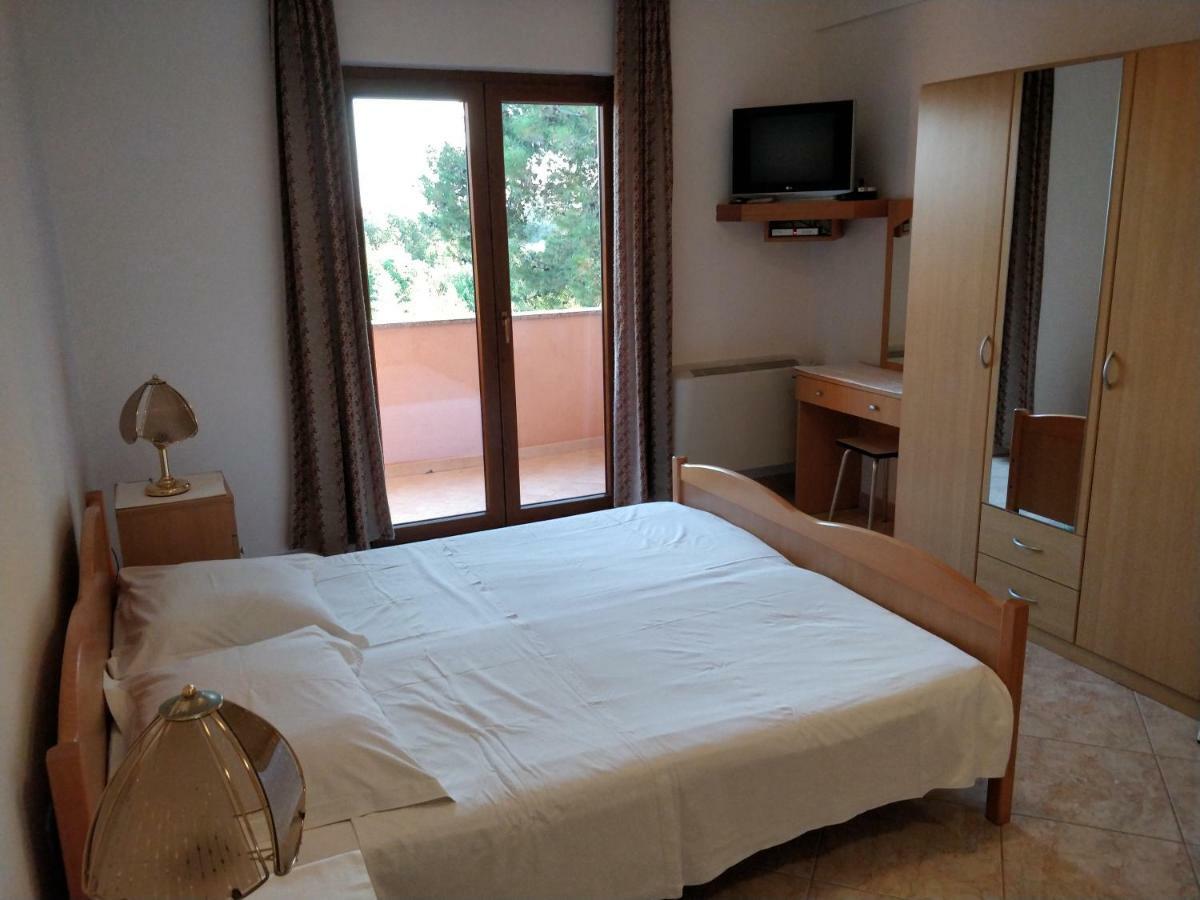 Guest House Caterina 波雷奇 外观 照片